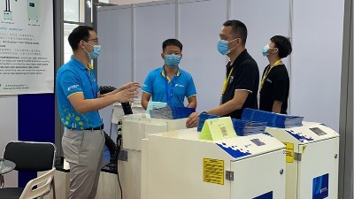 可移動(dòng)式除塵器,焊接廢氣收集設(shè)備,執(zhí)信環(huán)保生產(chǎn)制造企業(yè)的選擇！